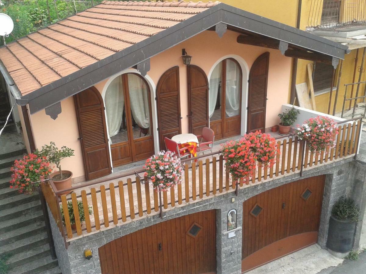 Chalet Con Piscina Garzeno Eksteriør bilde