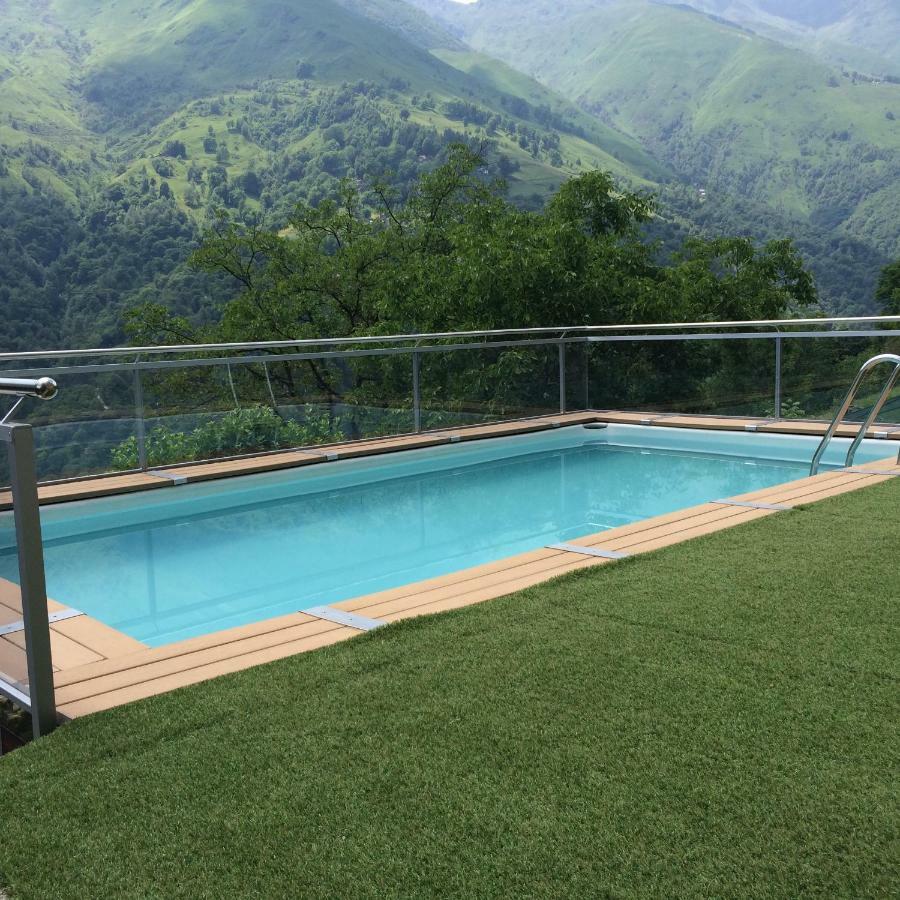 Chalet Con Piscina Garzeno Eksteriør bilde