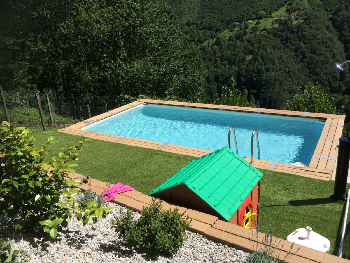 Chalet Con Piscina Garzeno Eksteriør bilde