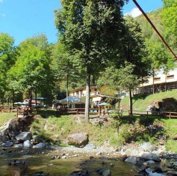 Chalet Con Piscina Garzeno Eksteriør bilde