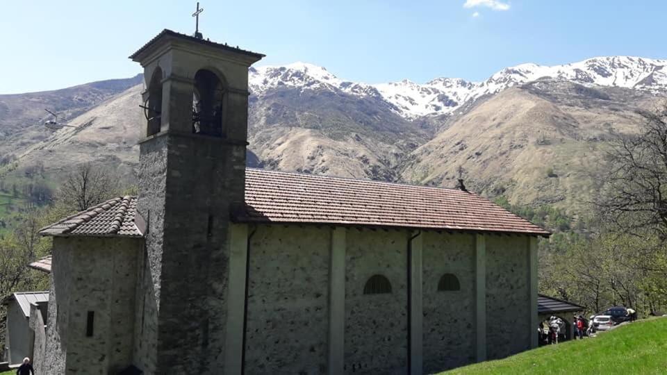 Chalet Con Piscina Garzeno Eksteriør bilde